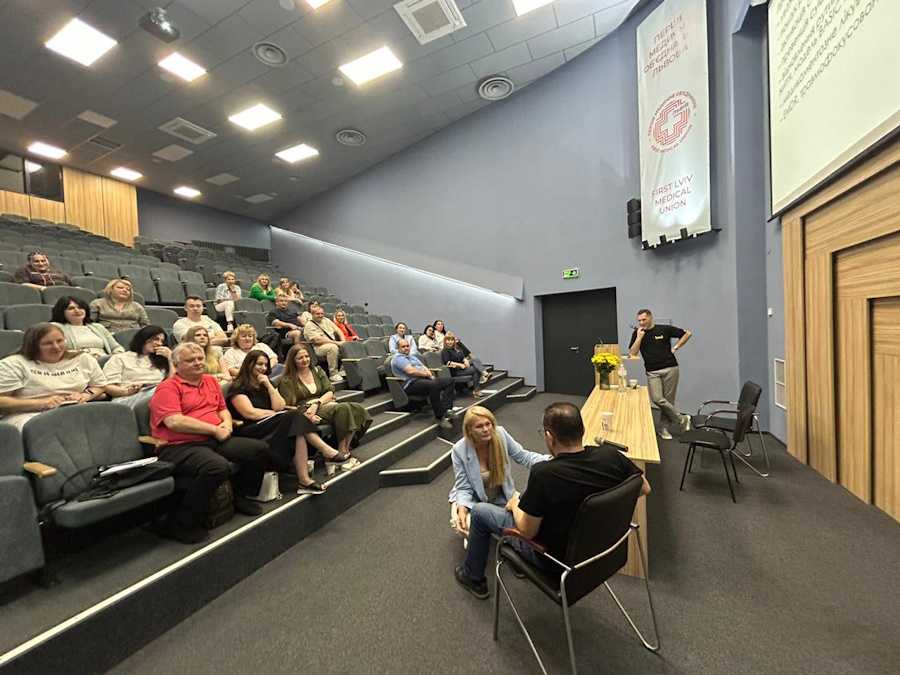 Семінар-тренінг : “Модель діагностики, лікування та профілактики воєнної травми в умовах Центру ментального здоров’я багатопрофільної лікарні”